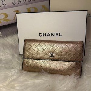 Authentic Chanel Metallic Calfskin Bicolor Diamond Stitch Trifold Wallet